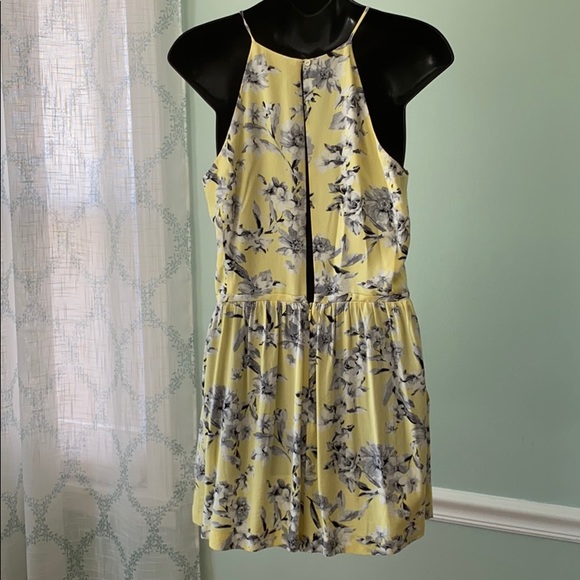 Forever 21 yellow floral romper Size XS - Picture 2 of 12